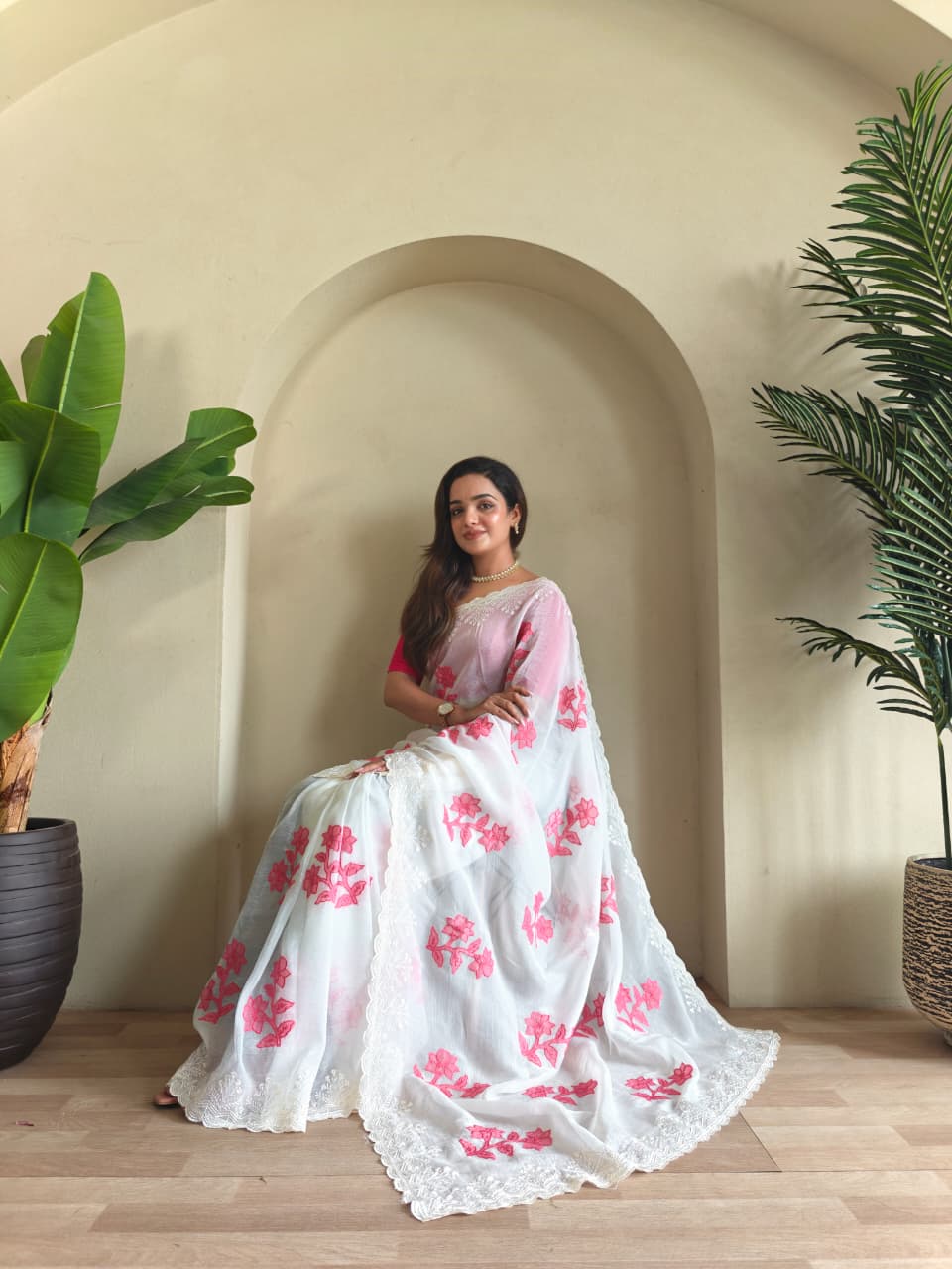Premium Crunchy Silk Saree with Applique Work & Scallop Border